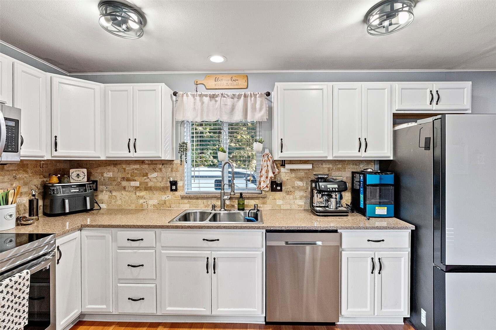 4440 Forest Drive Property Photo 4