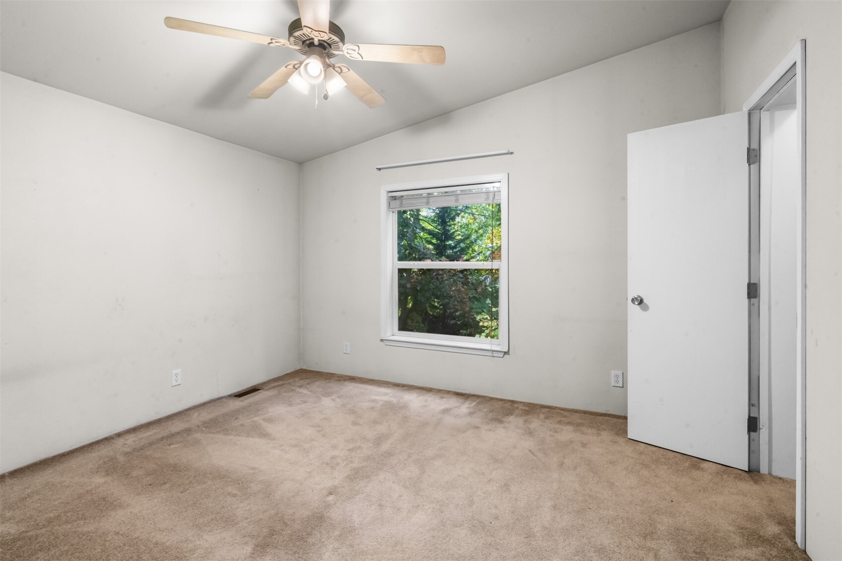 927 N Tipsoo Loop Property Photo 28