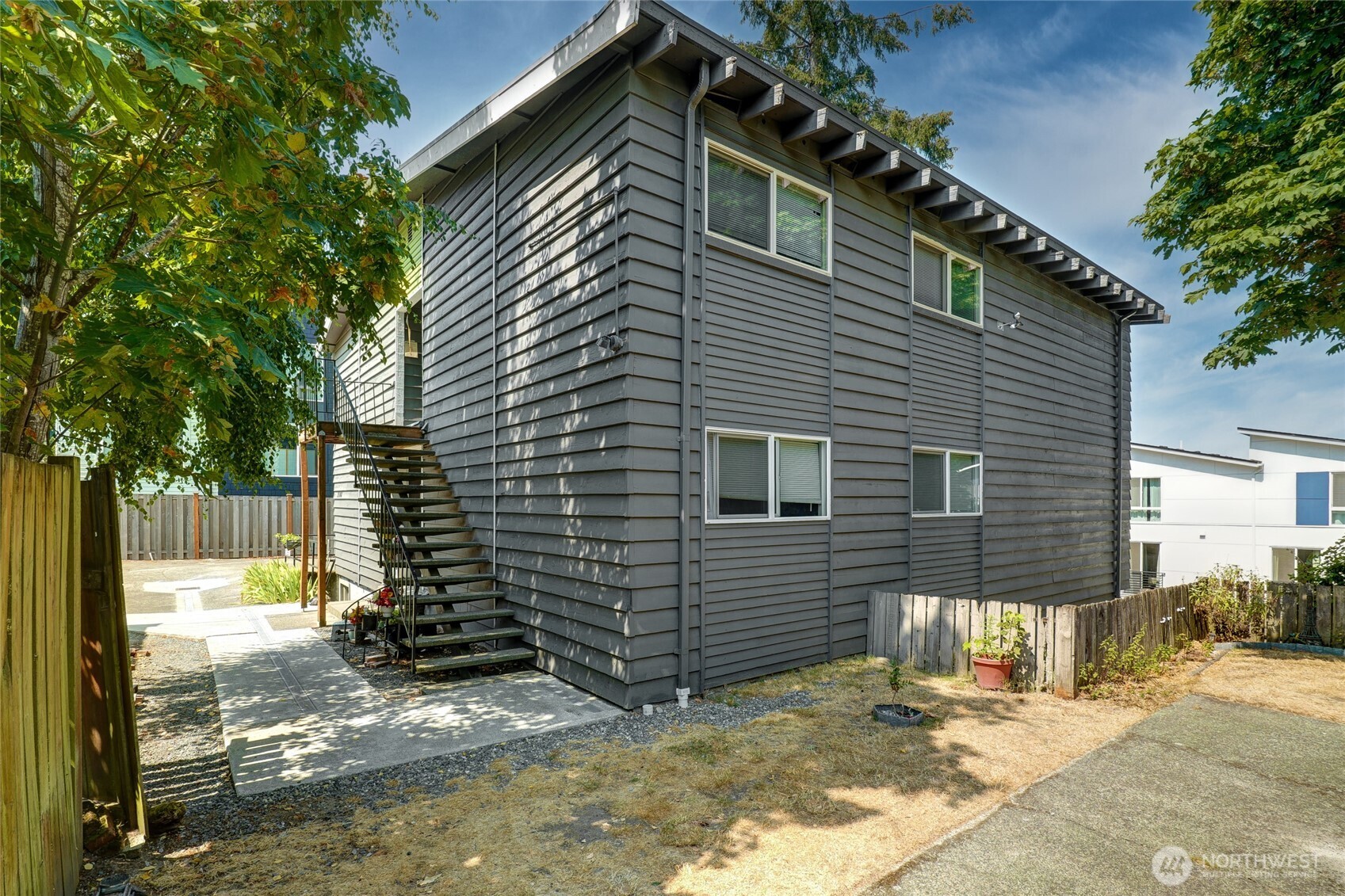 2108 Ne 85th Street Property Photo 3