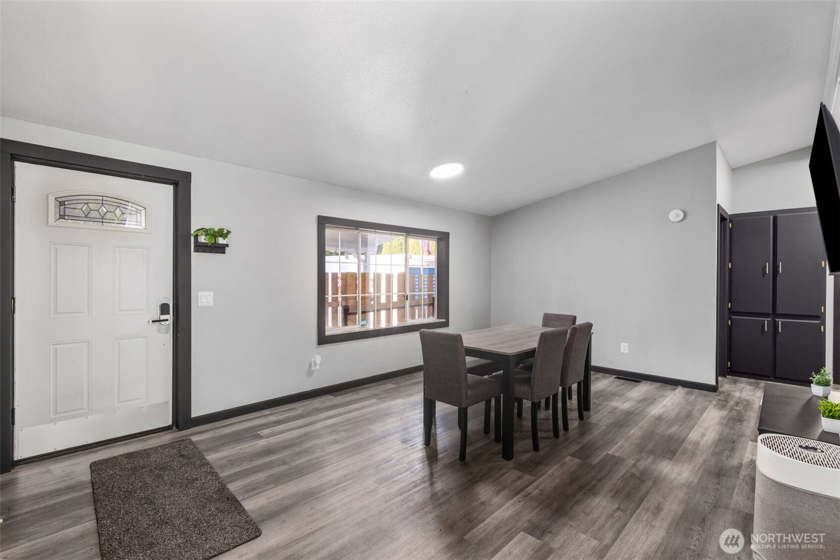 21001 92nd Street Property Photo 5