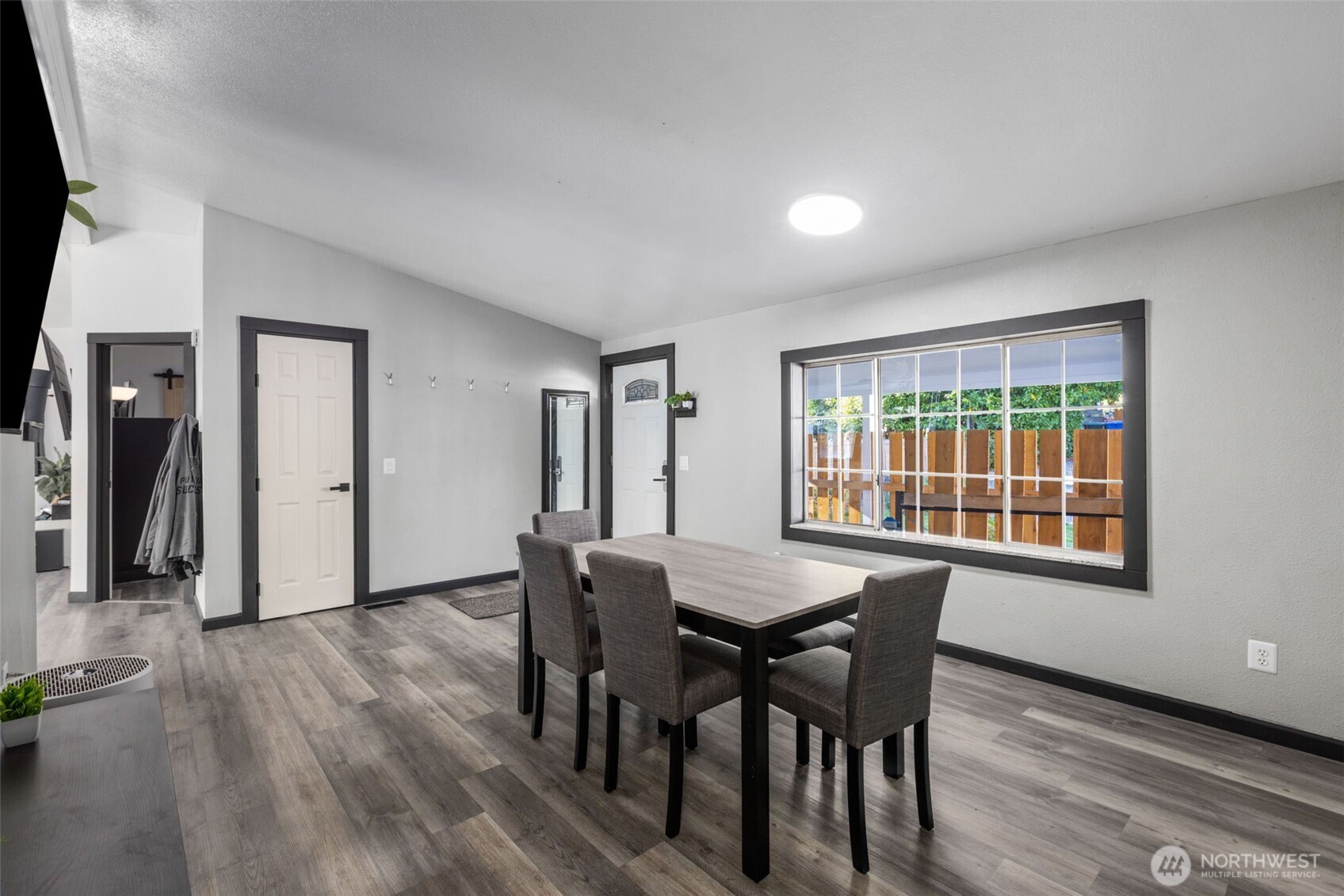 21001 92nd Street Property Photo 6