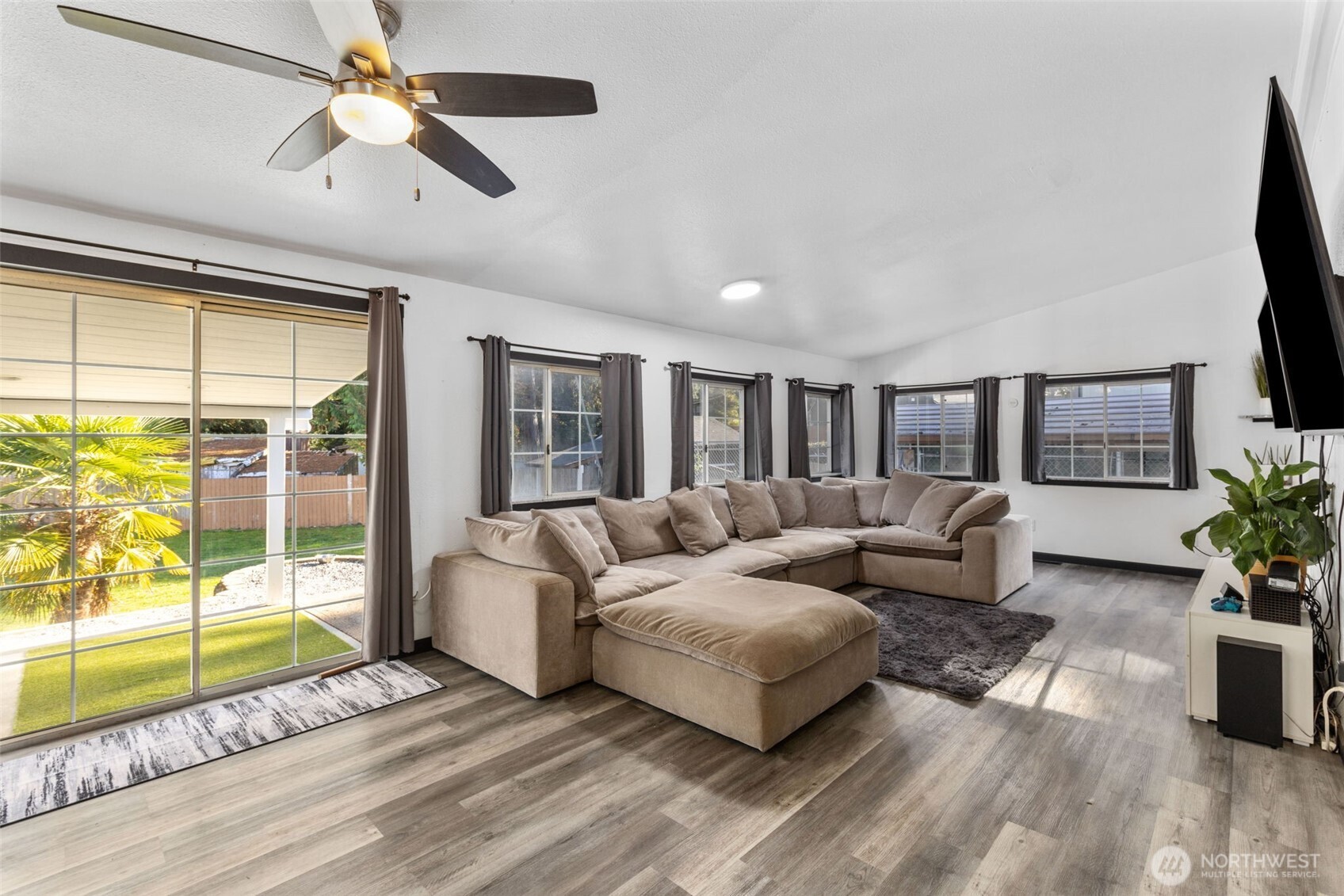 21001 92nd Street Property Photo 14