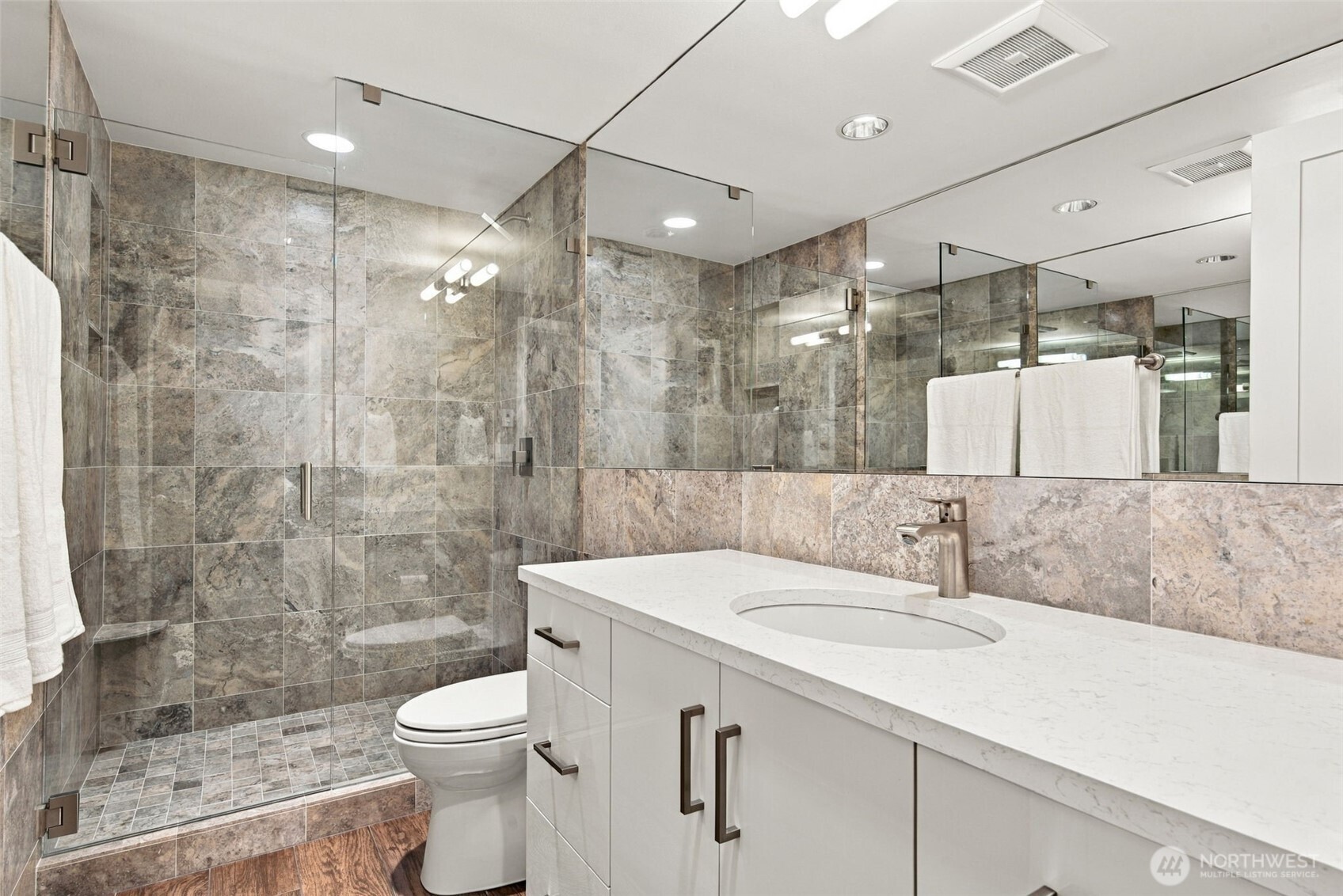 14527 Ne 40th Street G105 Property Photo 25