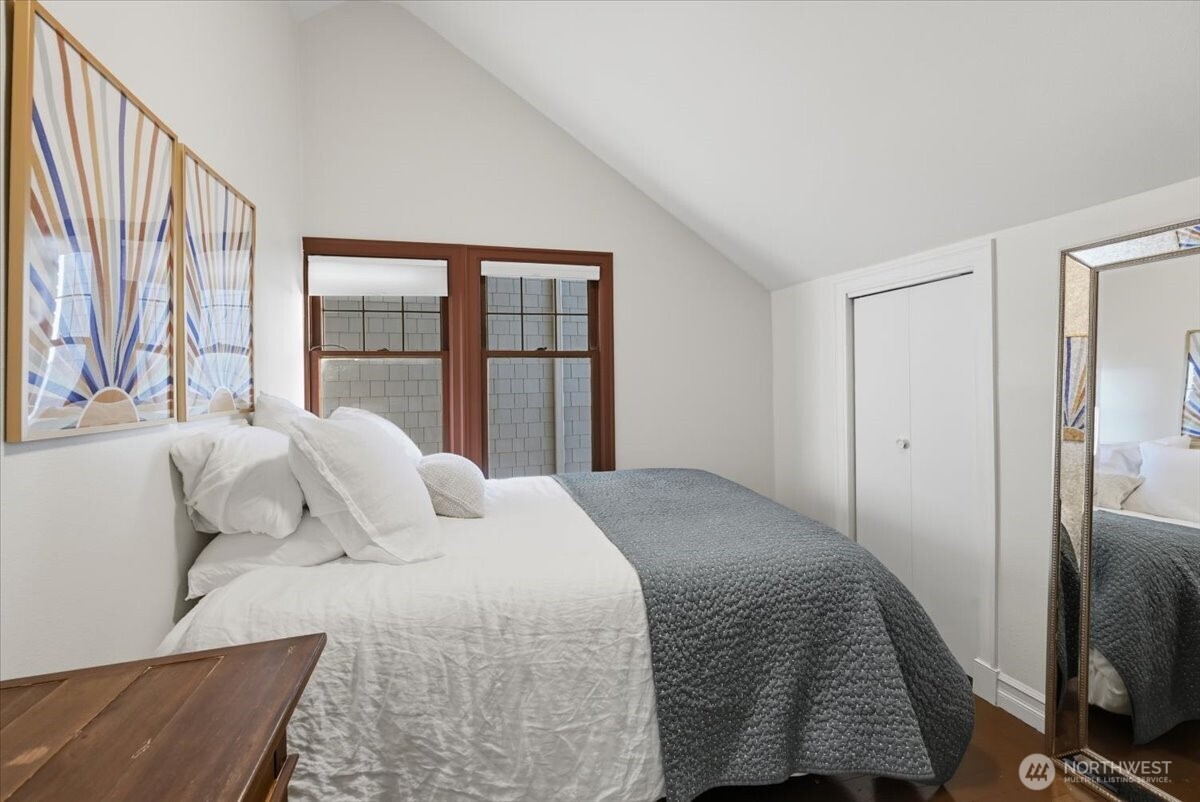 11545 Holmes Point Drive Property Photo 11