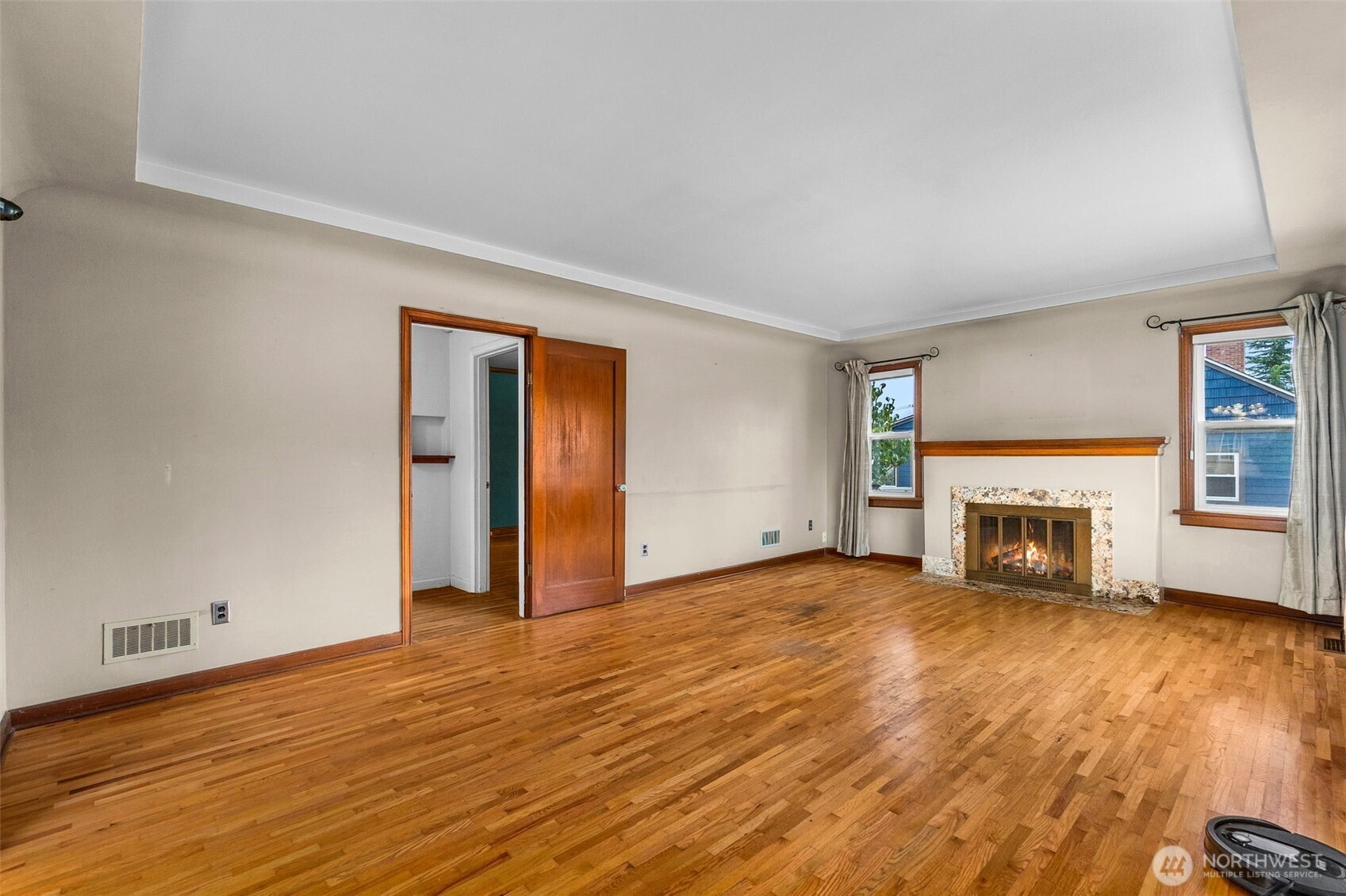5002 6th Avenue Property Photo 4