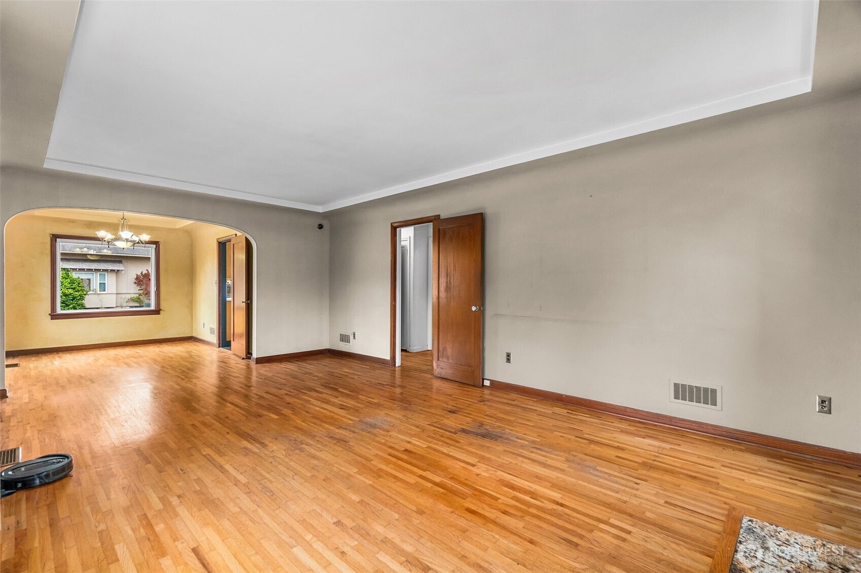 5002 6th Avenue Property Photo 6