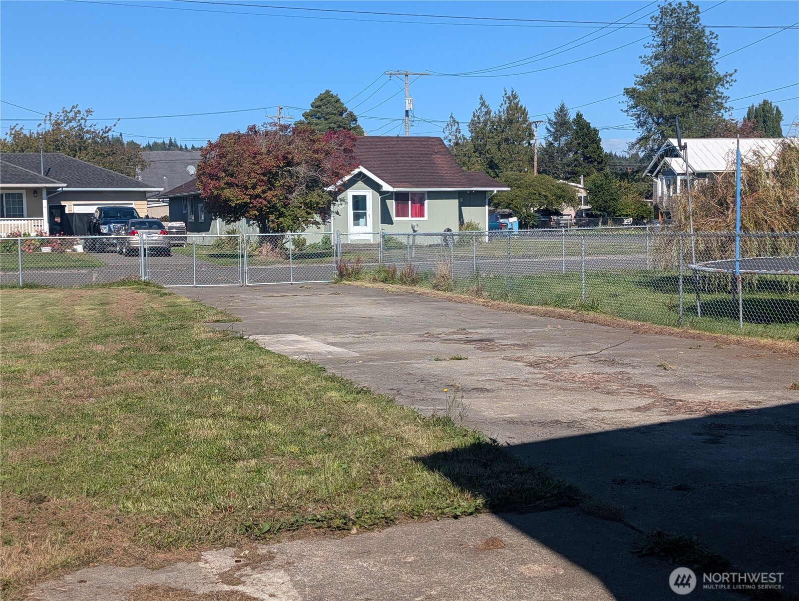 1505 W Market Street Property Photo 2