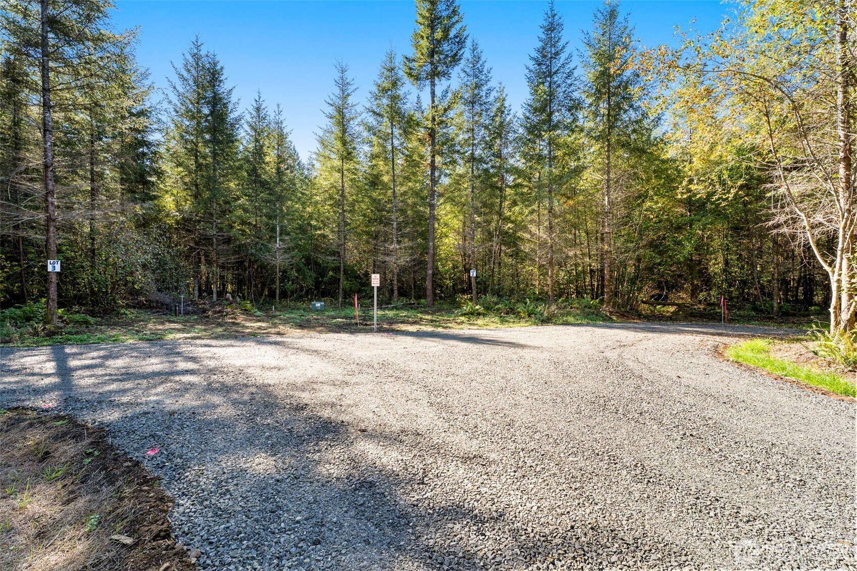 122 Barton Way Property Photo 3