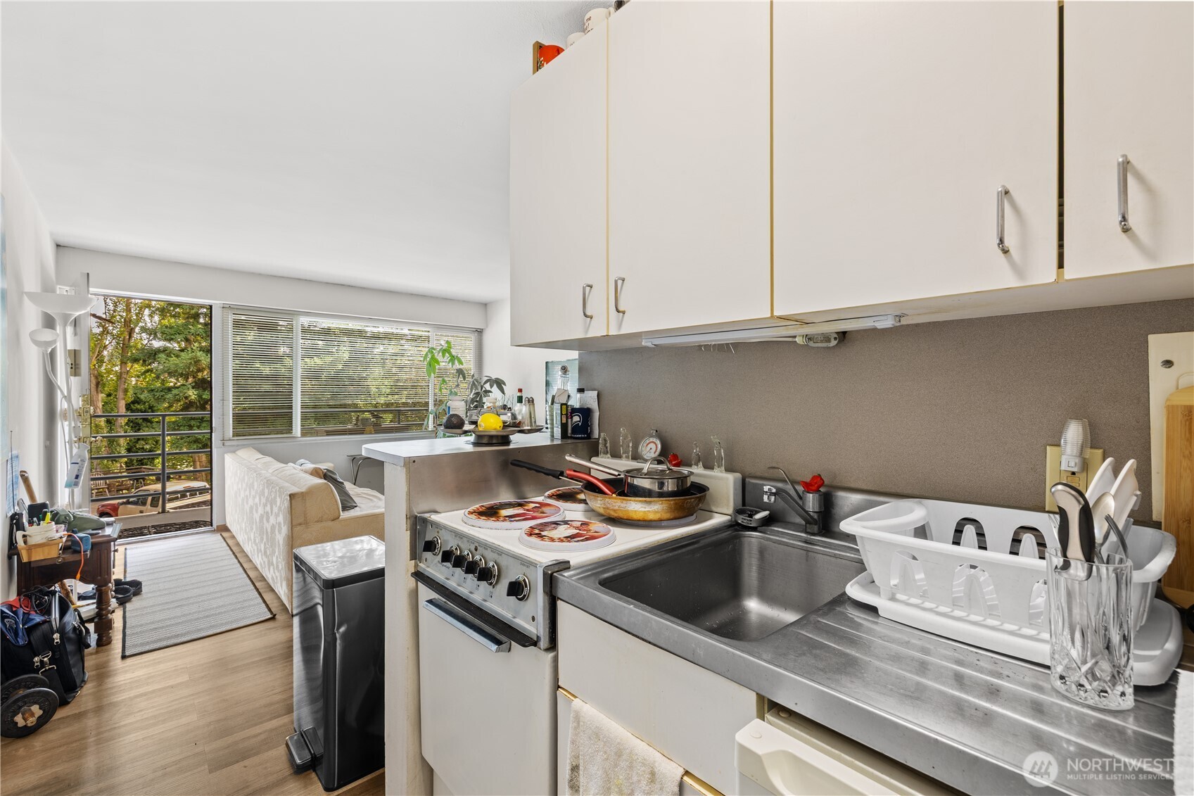 2600 Thorndyke Avenue Property Photo 12