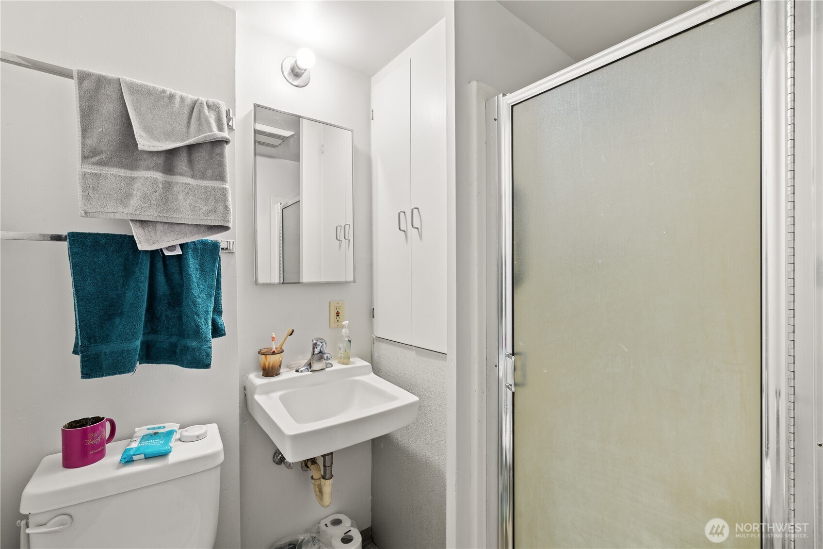 2600 Thorndyke Avenue Property Photo 18