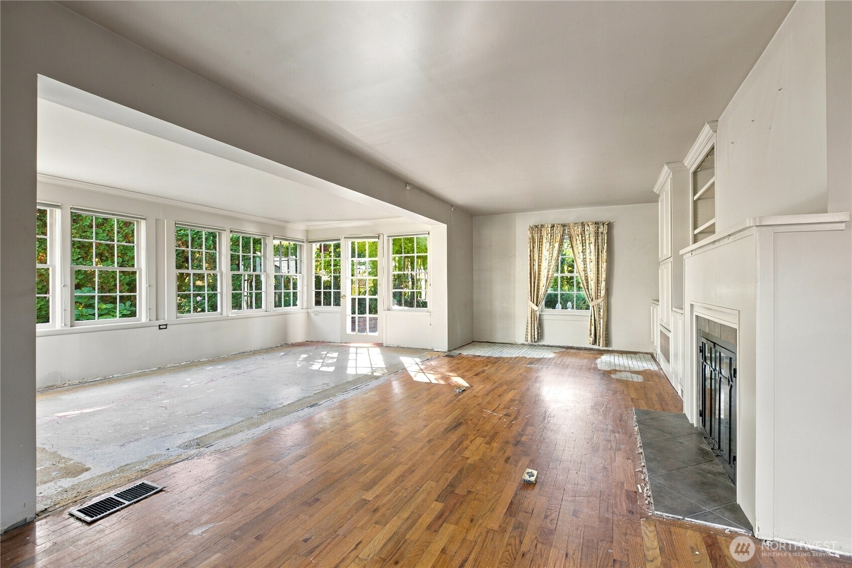 2710 W Yakima Avenue Property Photo 4