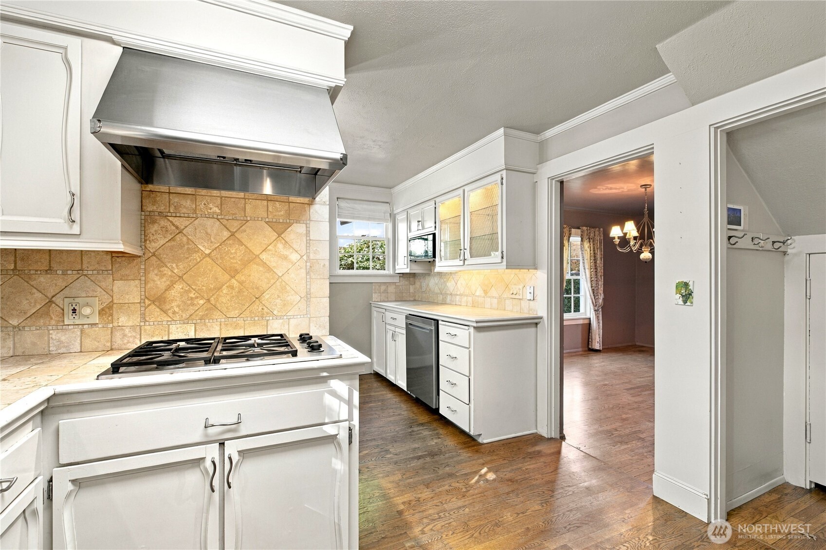 2710 W Yakima Avenue Property Photo 14