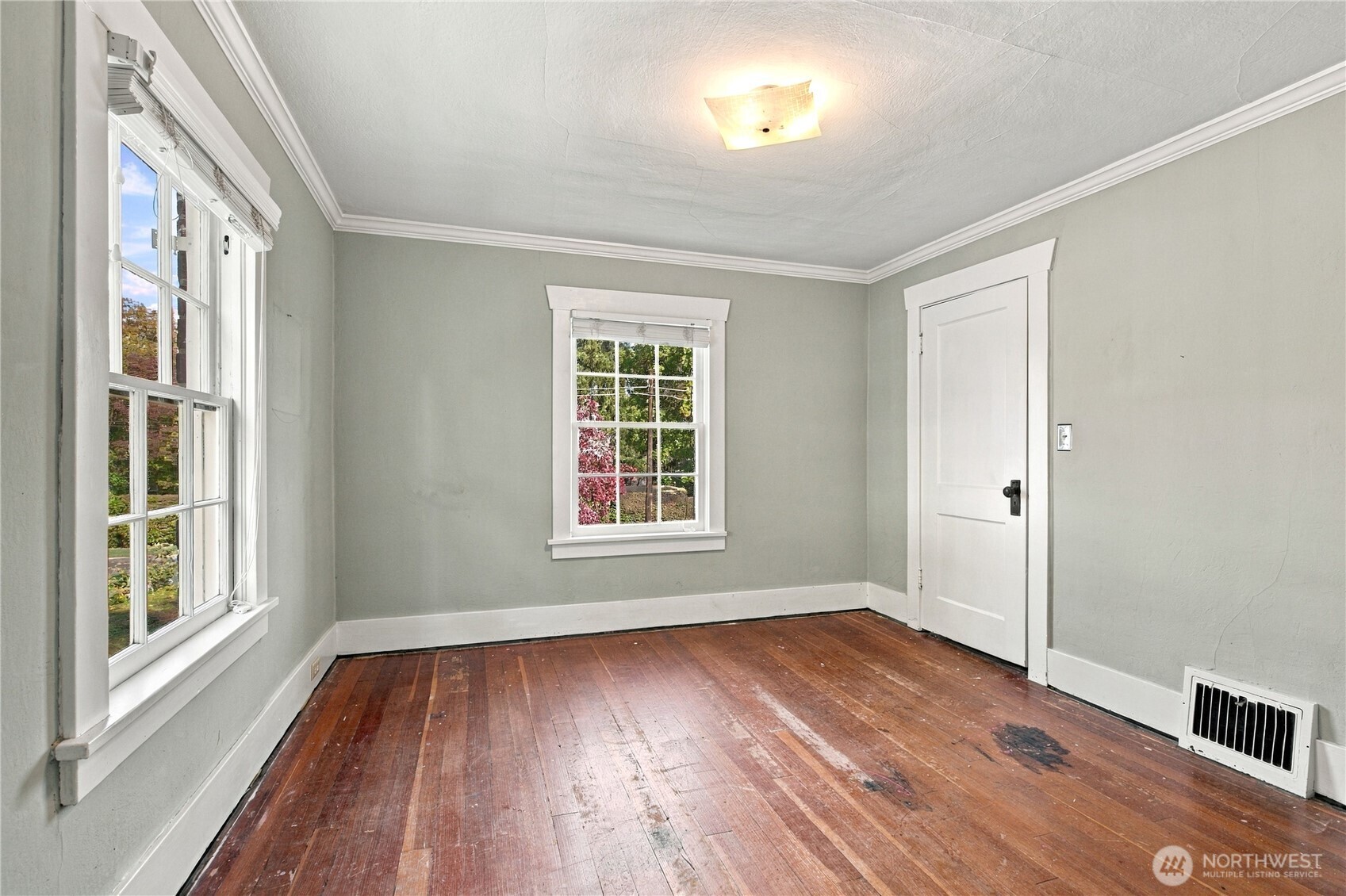 2710 W Yakima Avenue Property Photo 25