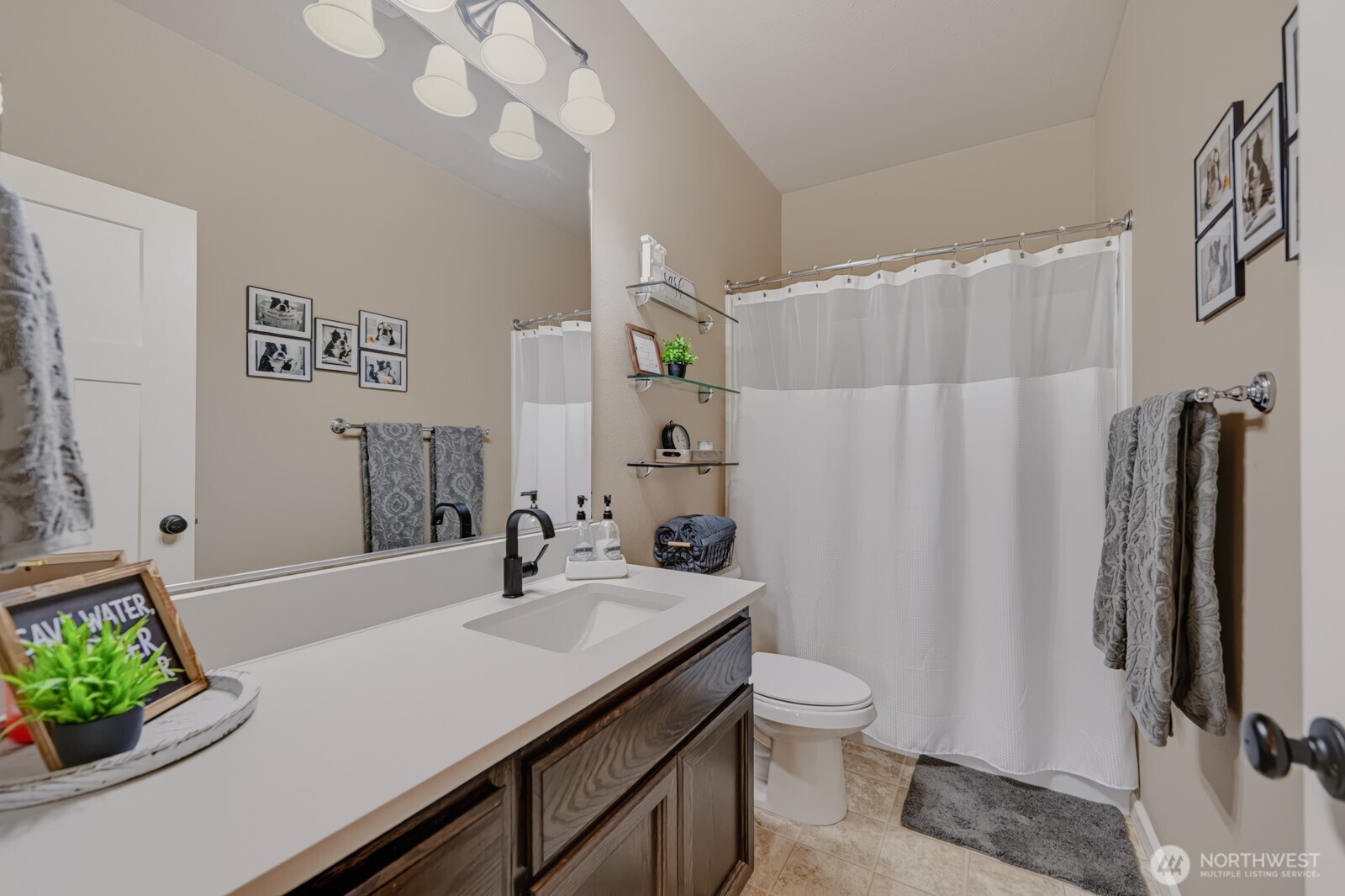 4700 W Hawk Street Property Photo 6
