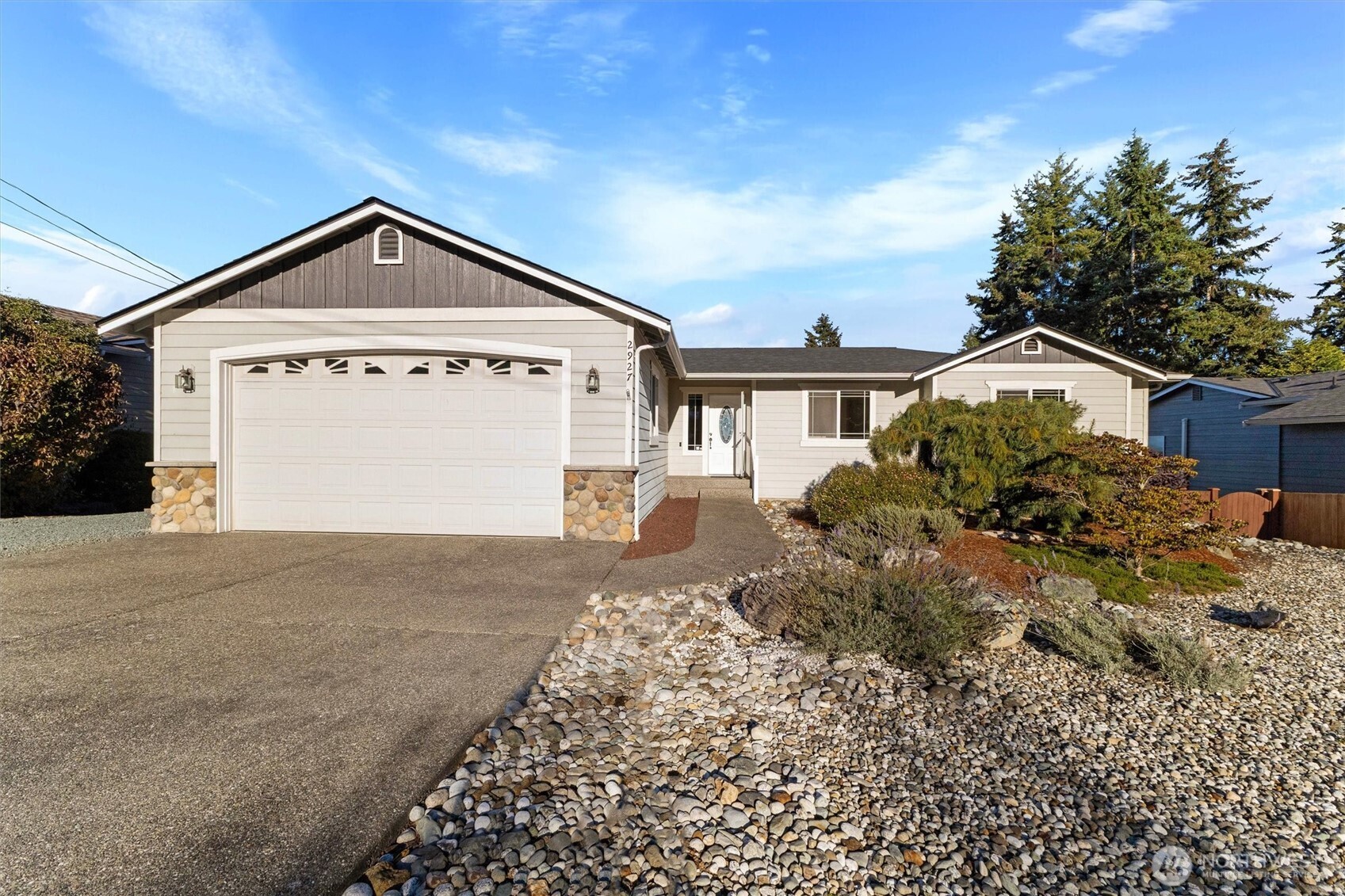 2927 Viewmont Place Property Photo 2