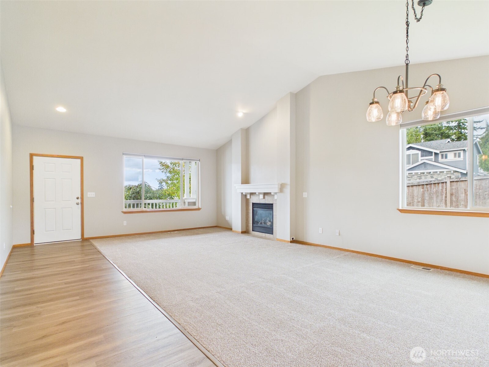 3217 82nd Drive Property Photo 2