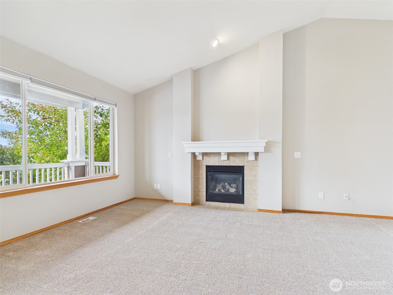 3217 82nd Drive Property Photo 4