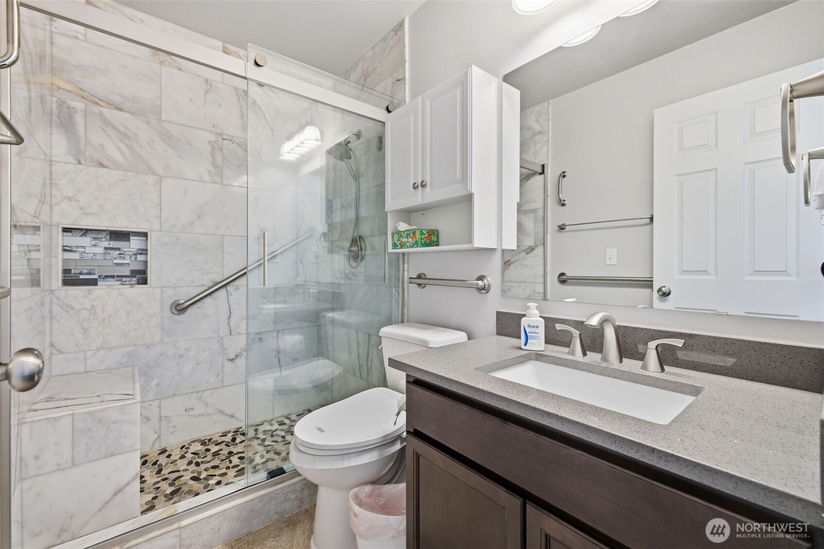 905 Cody Street Property Photo 20