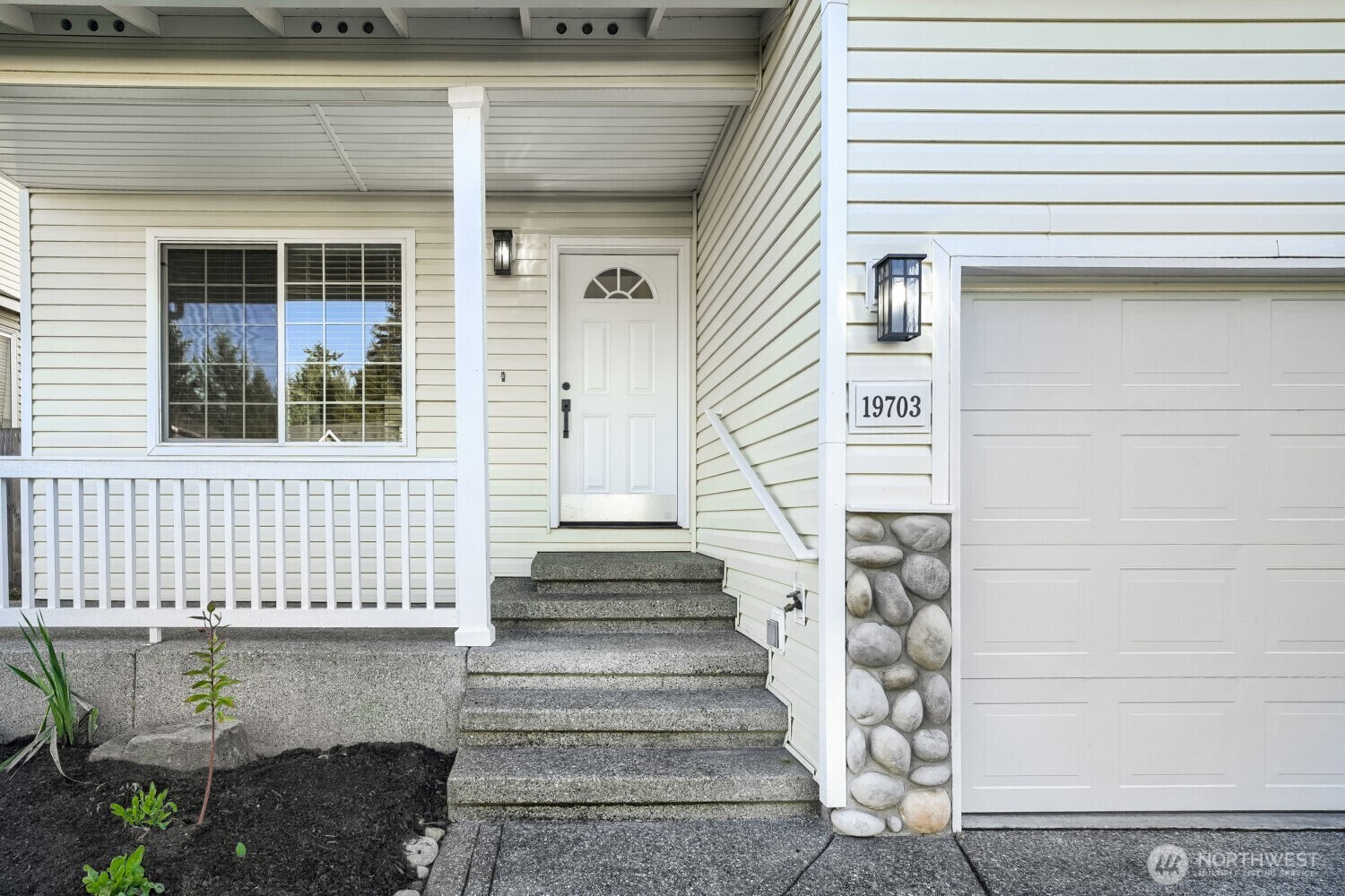 19703 84th Avenue Property Photo 4