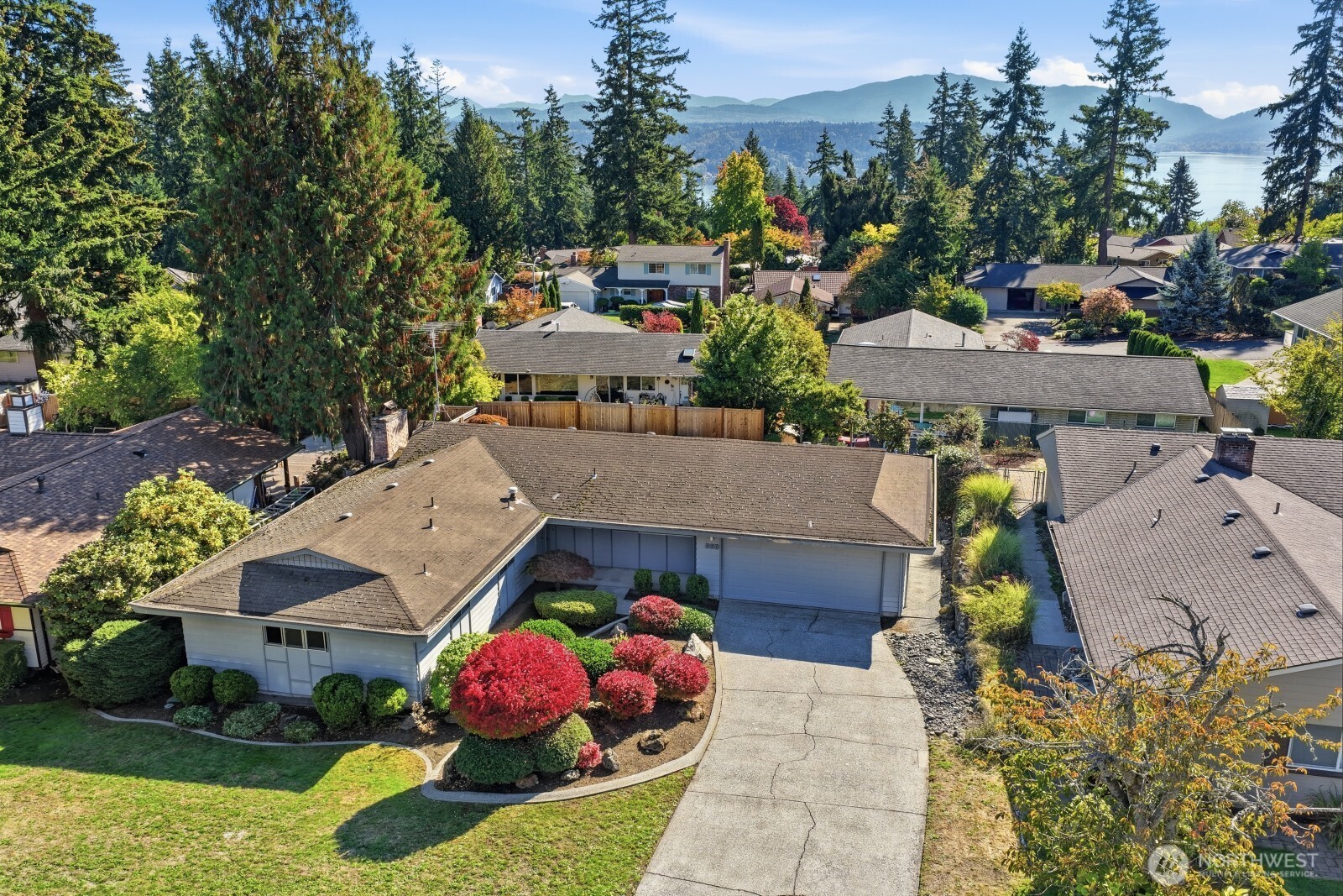 860 170th Place Property Photo 3