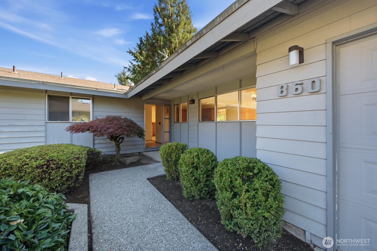 860 170th Place Property Photo 4