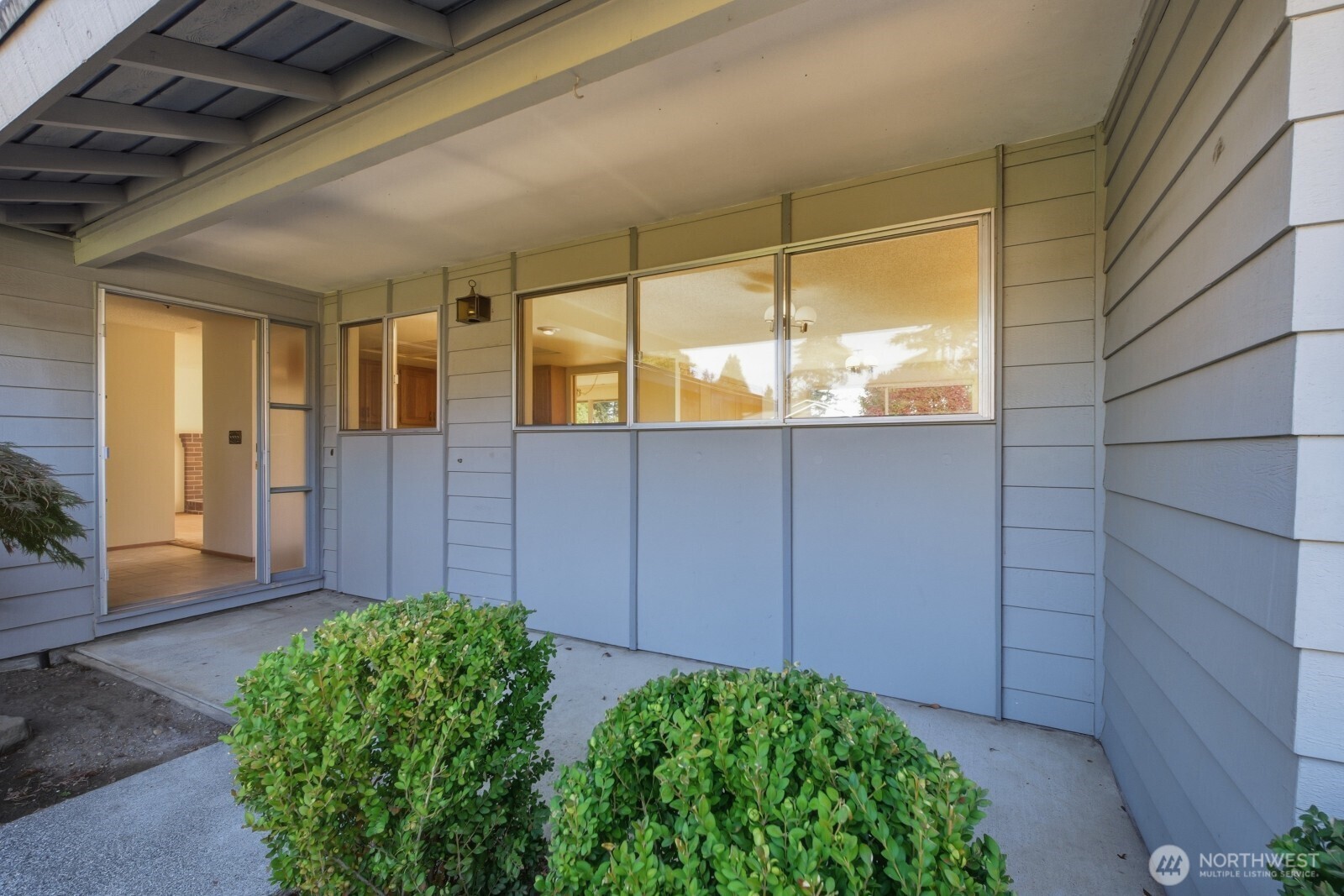 860 170th Place Property Photo 5