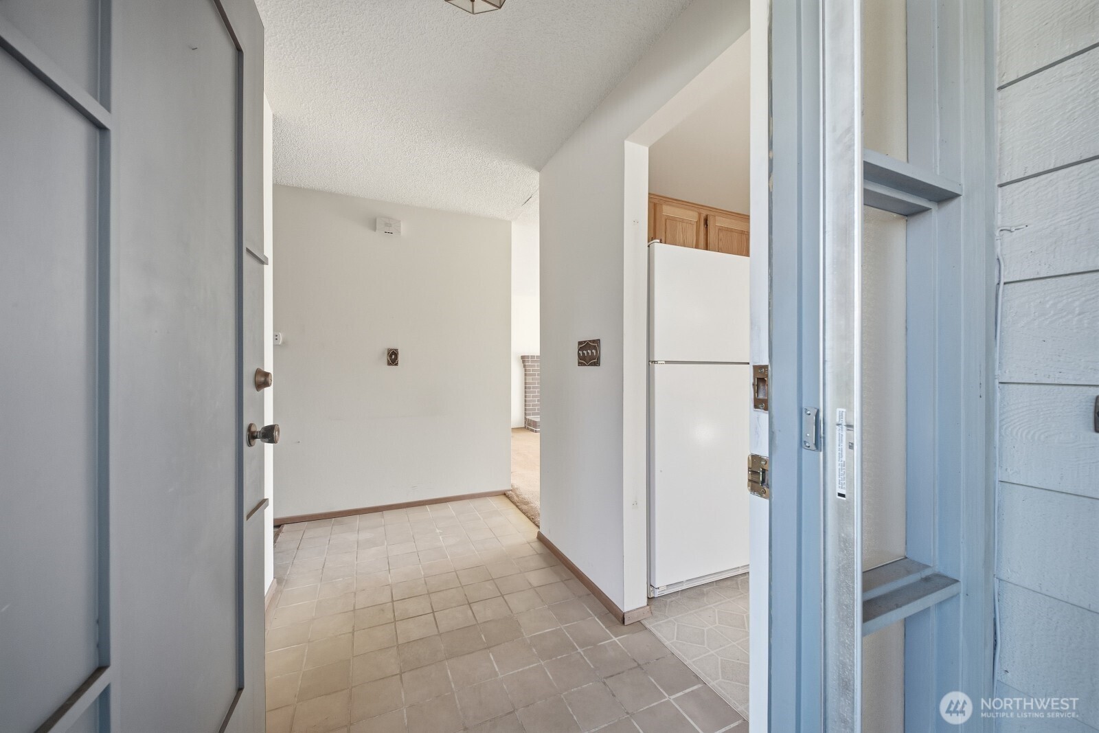 860 170th Place Property Photo 6