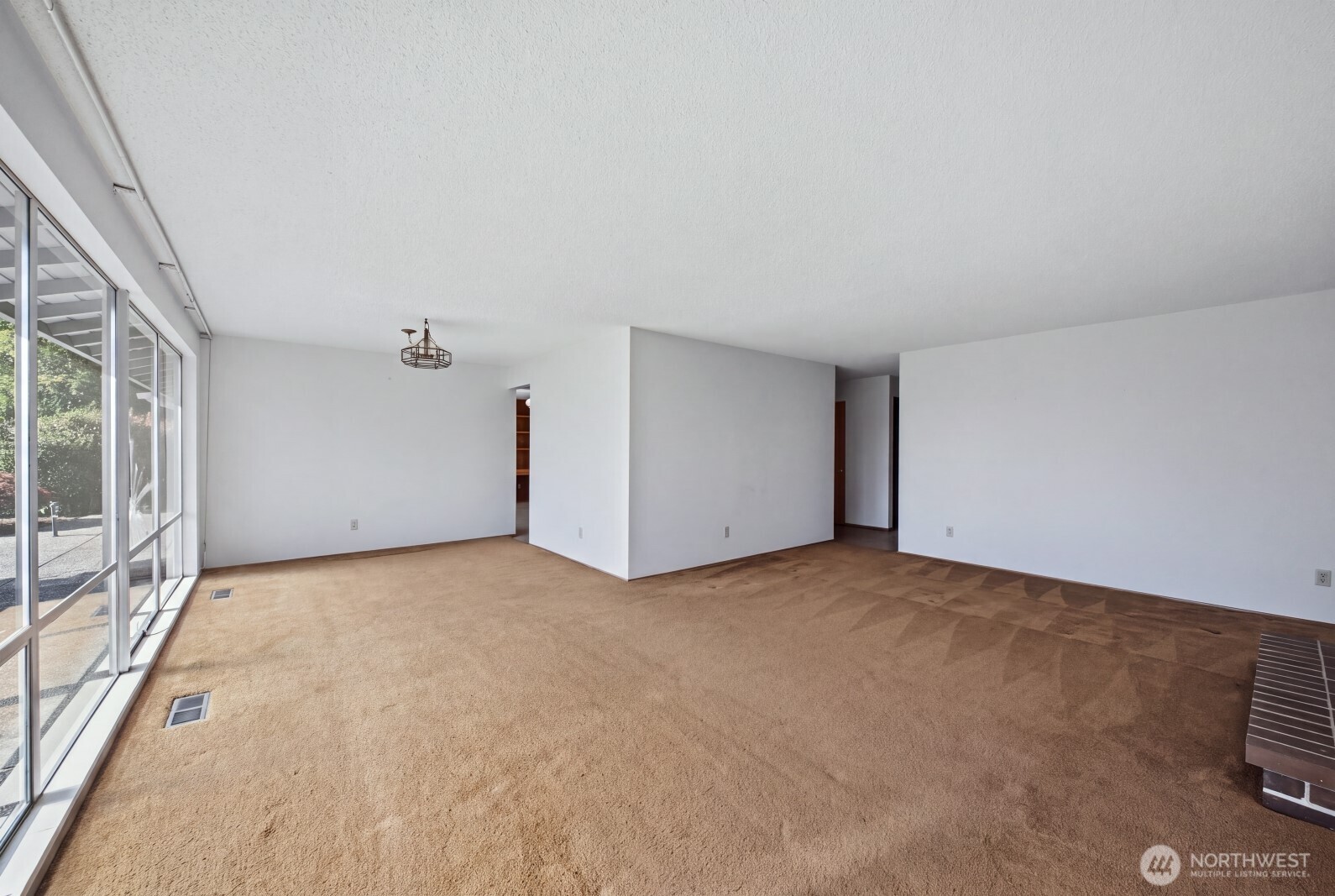 860 170th Place Property Photo 10