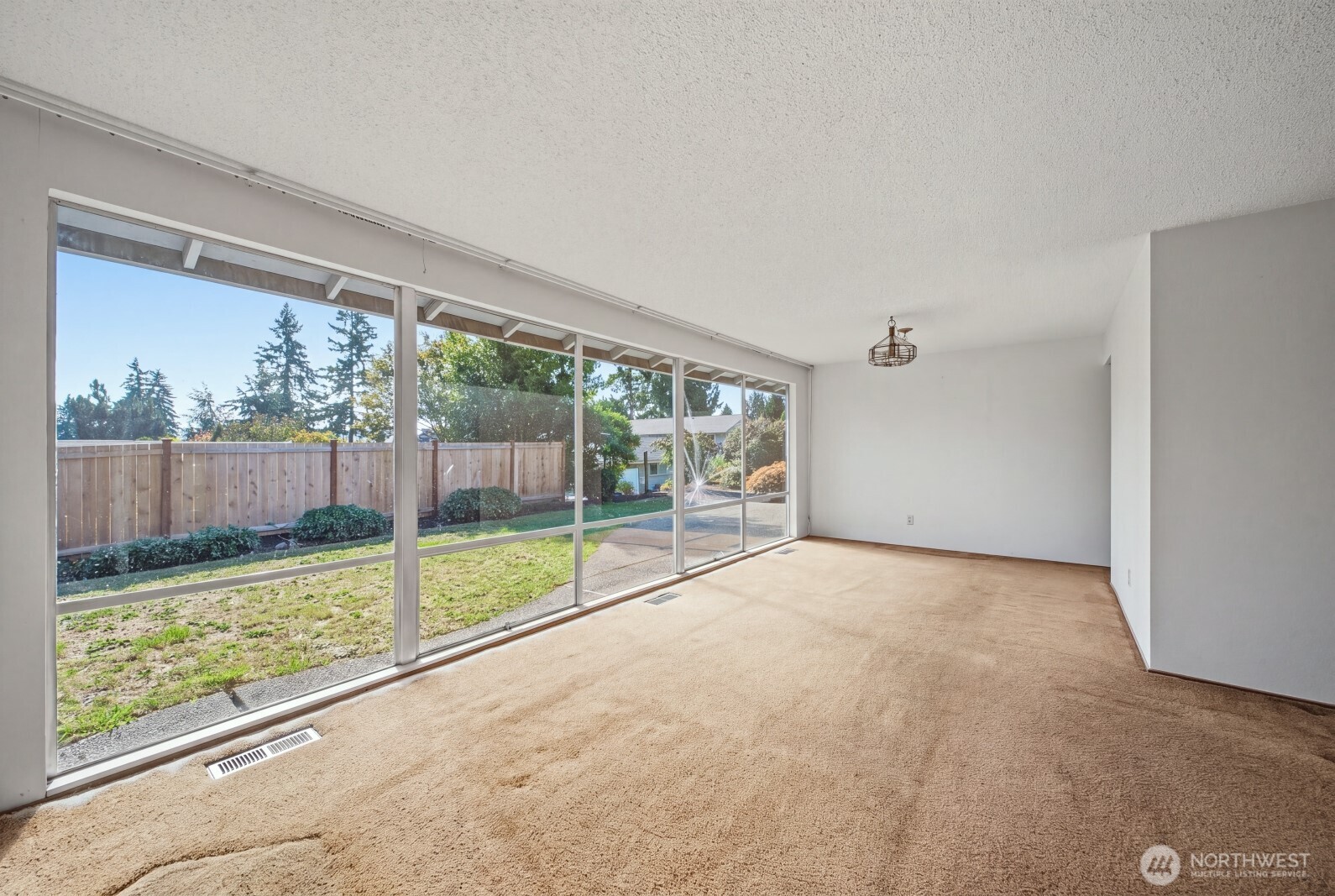 860 170th Place Property Photo 11
