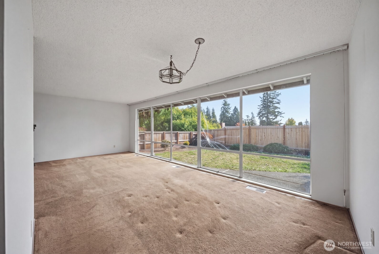 860 170th Place Property Photo 12