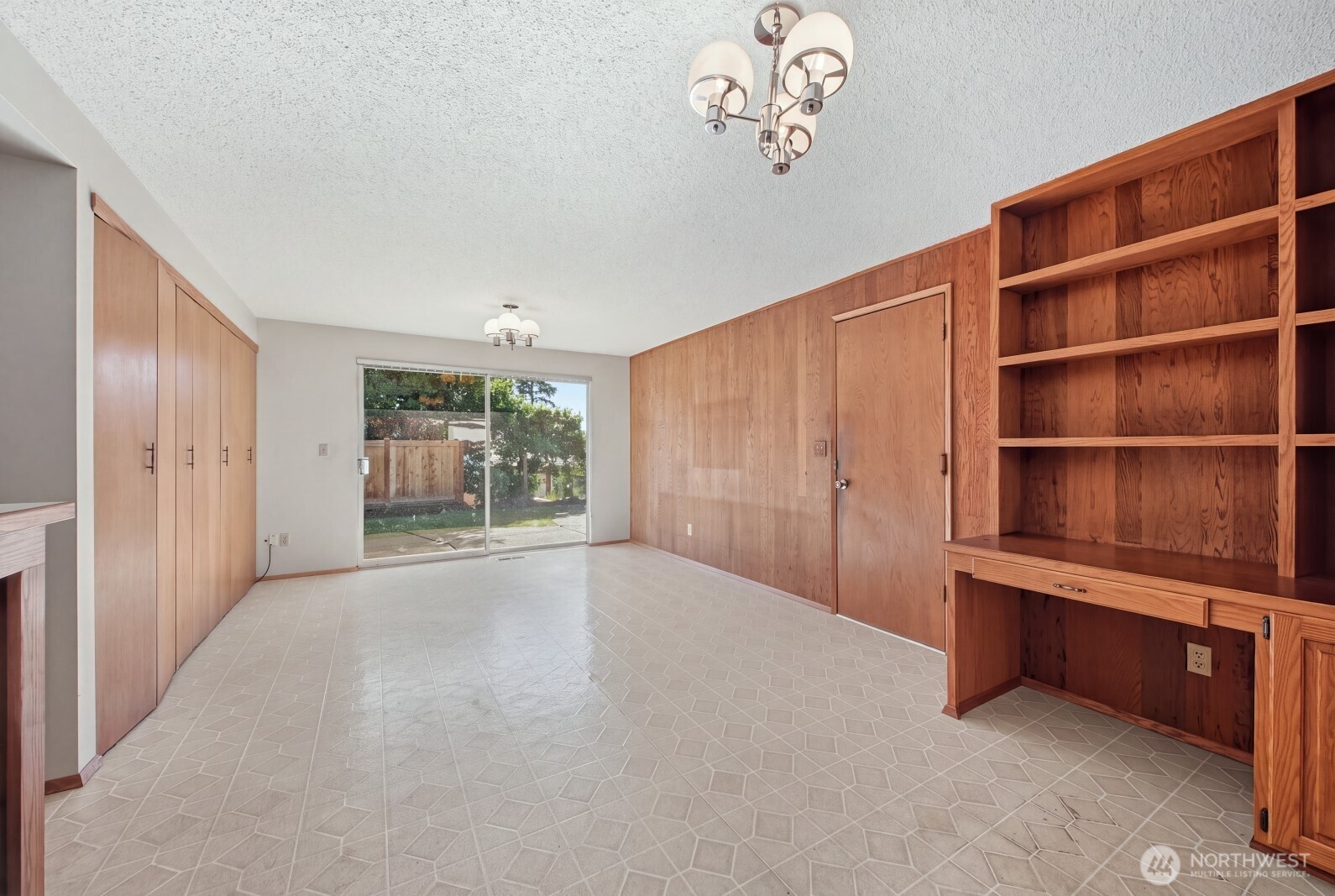 860 170th Place Property Photo 17