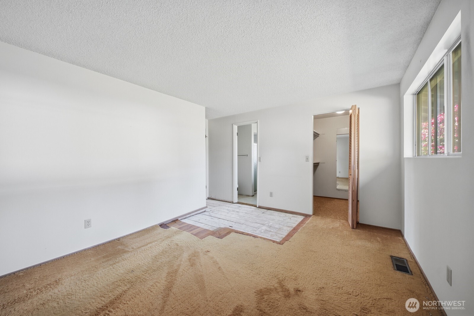 860 170th Place Property Photo 24