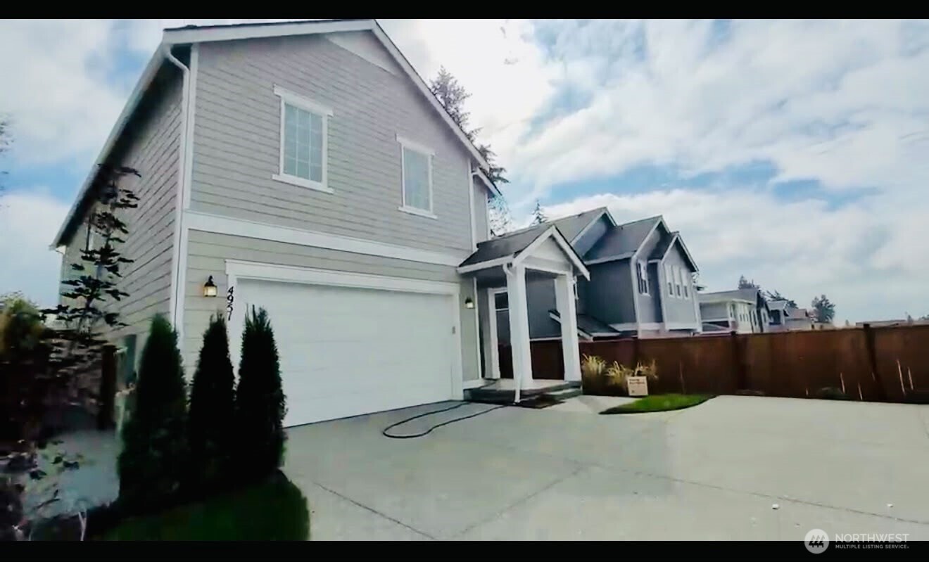 4951 88th Dr Ne Property Photo 1