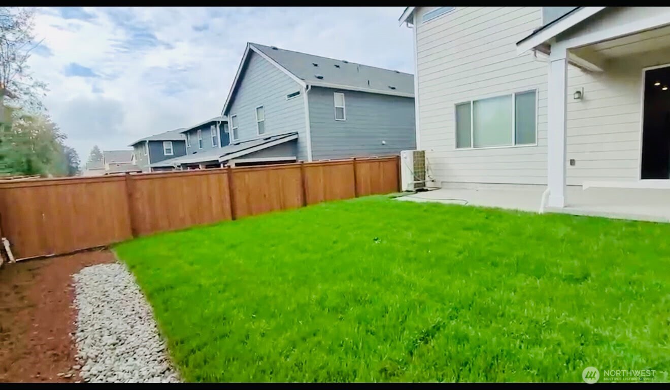 4951 88th Dr Ne Property Photo 3