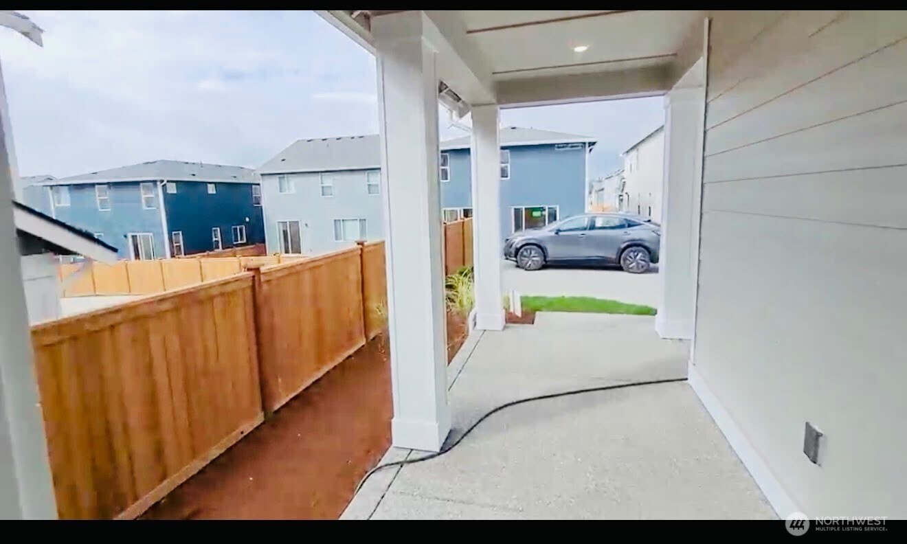 4951 88th Dr Ne Property Photo 7