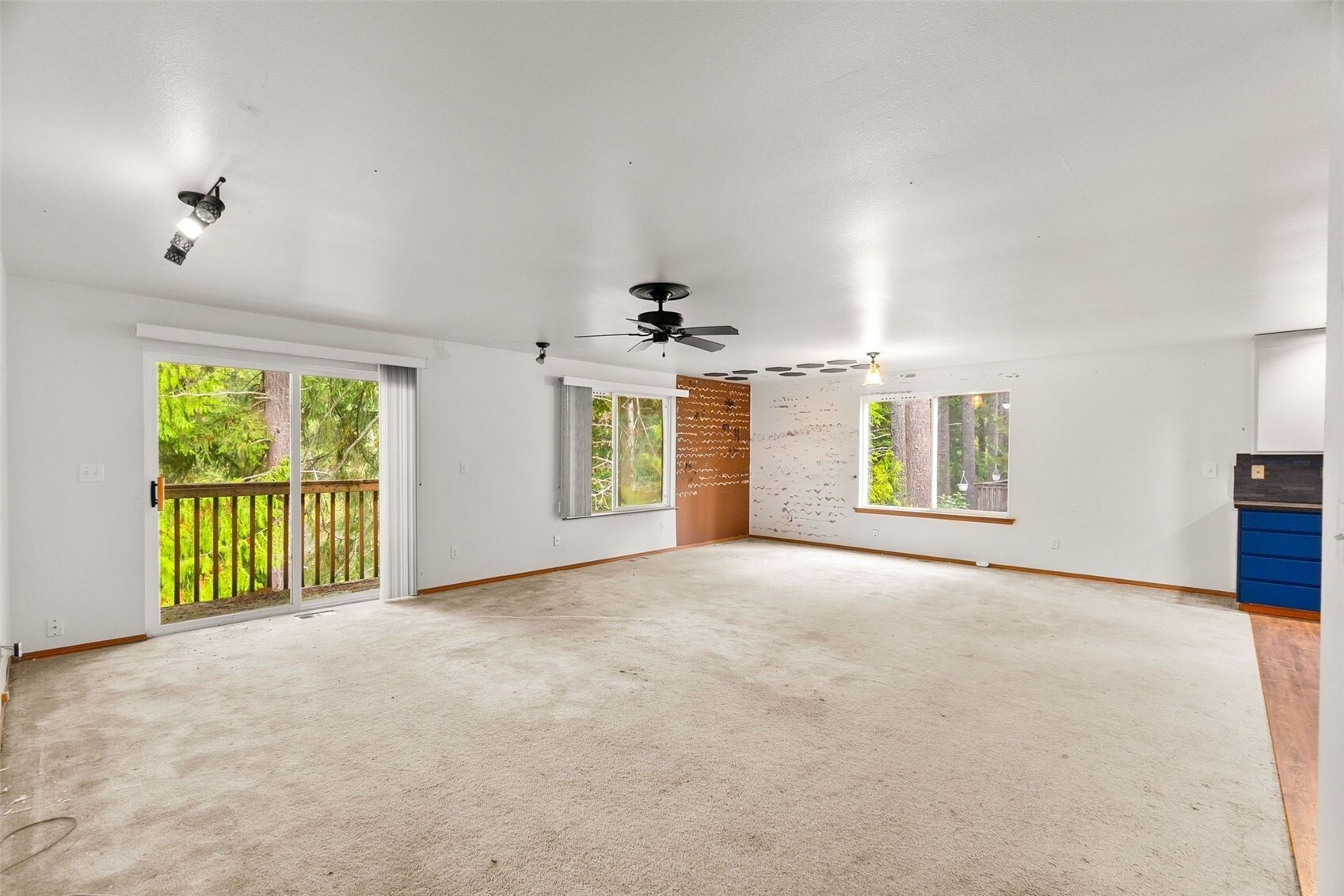 22218 Bluewater Drive Property Photo 2
