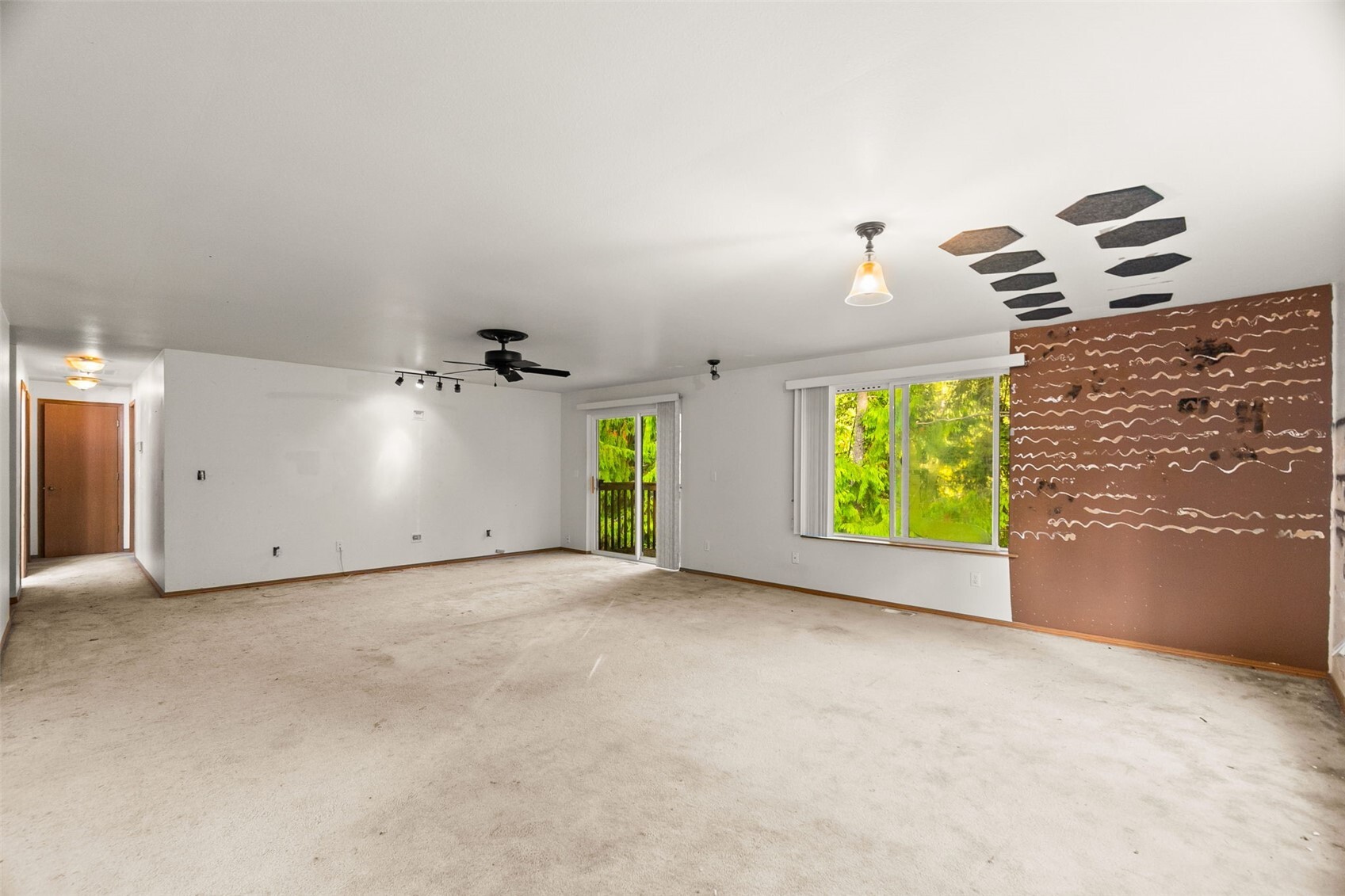 22218 Bluewater Drive Property Photo 8