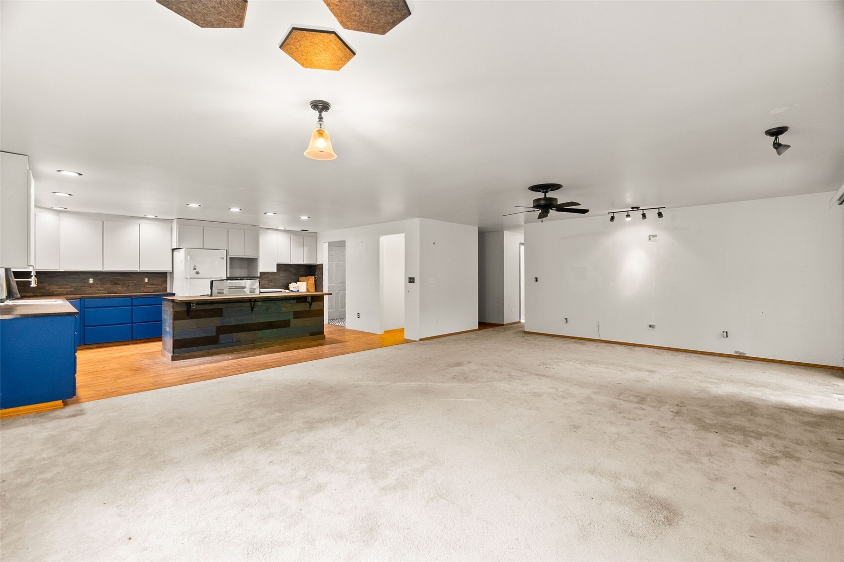 22218 Bluewater Drive Property Photo 9