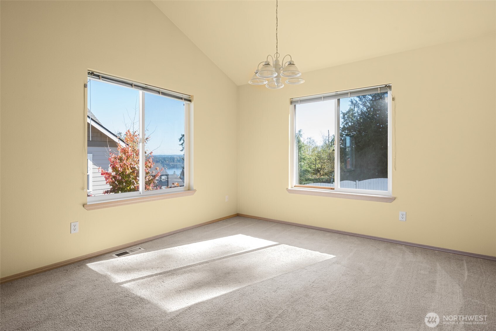 1316 Primrose Way Property Photo 6
