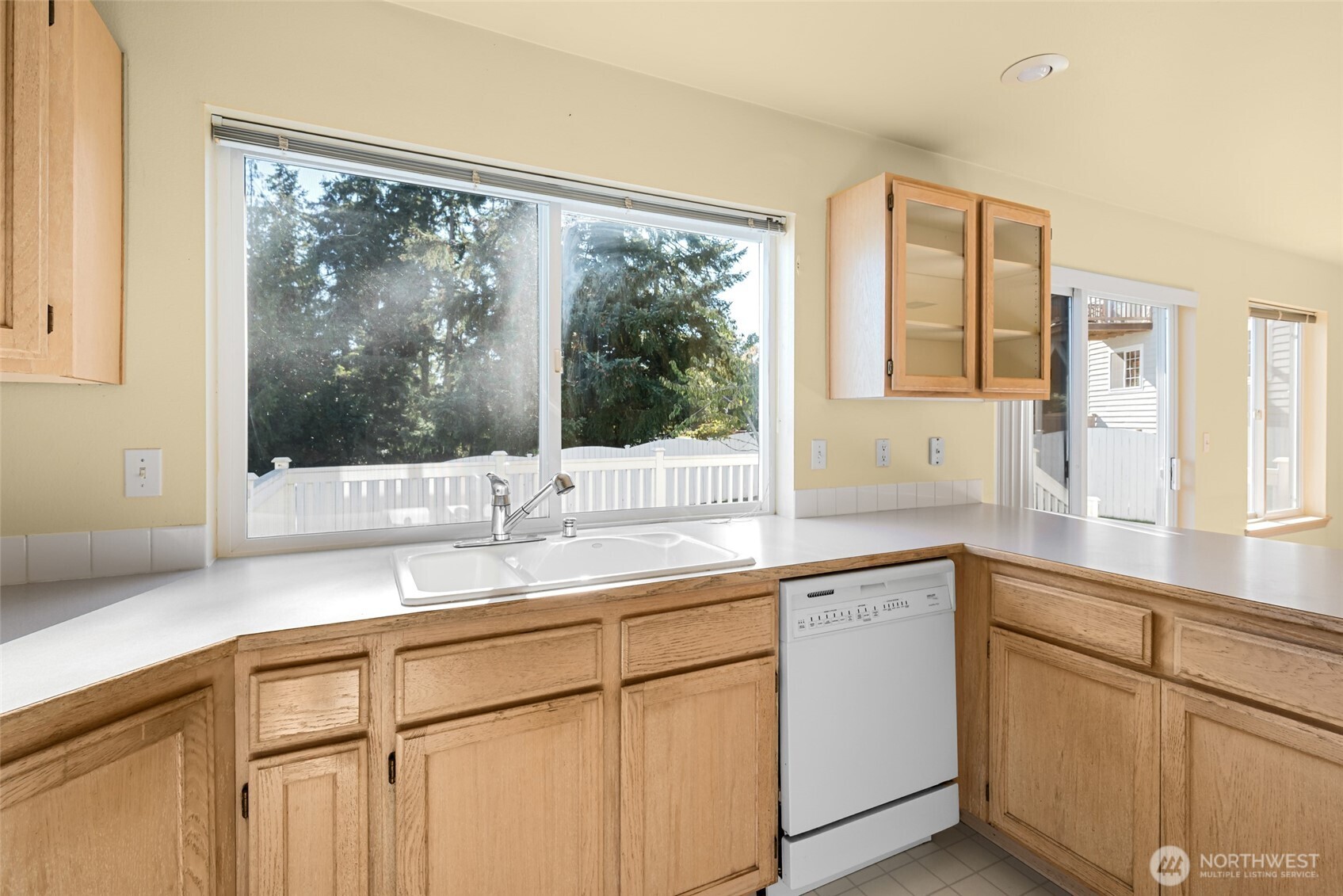 1316 Primrose Way Property Photo 10