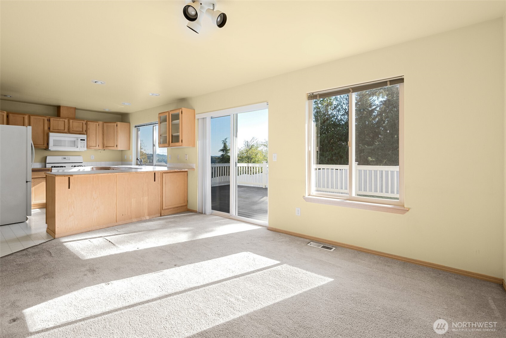 1316 Primrose Way Property Photo 12