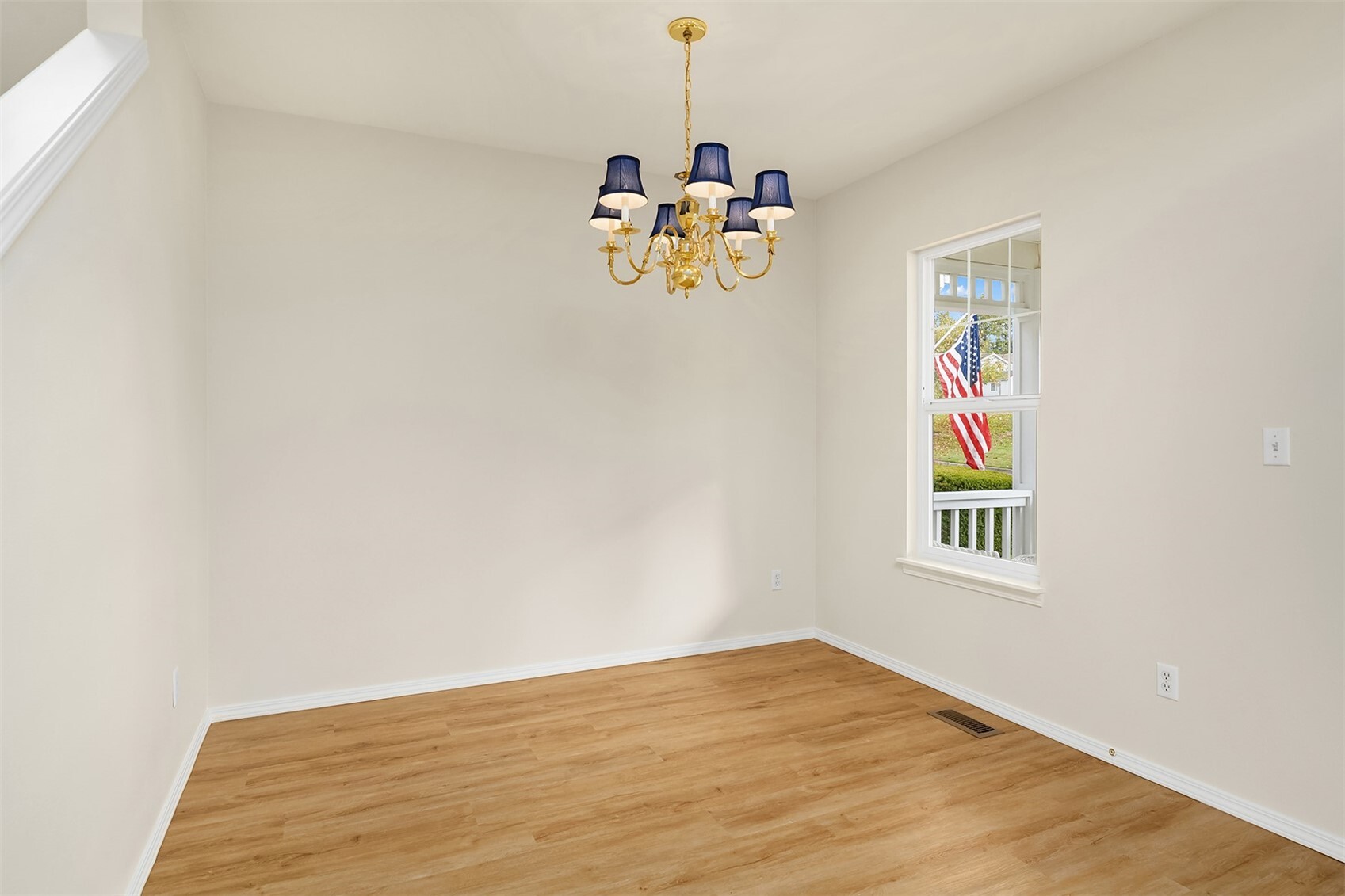 523 Redmond Place Property Photo 7