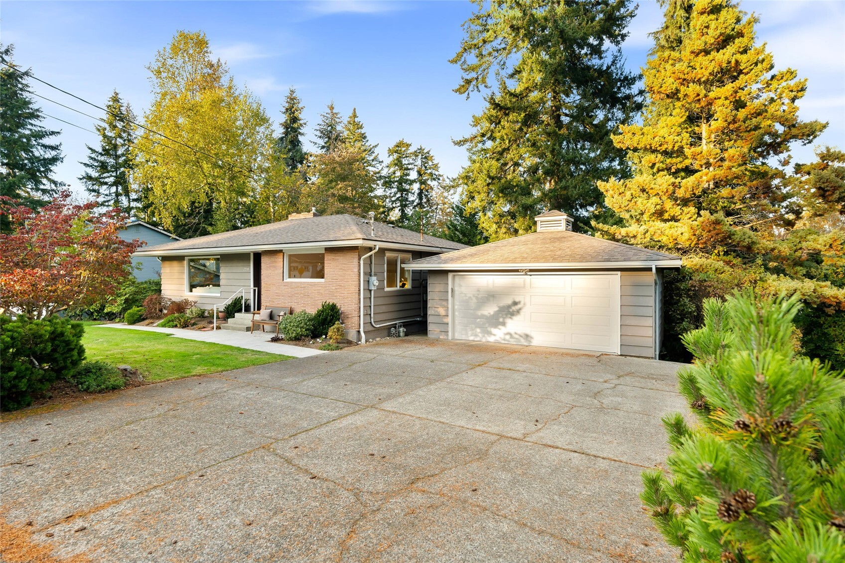 2205 Old Lakeway Drive Property Photo 1
