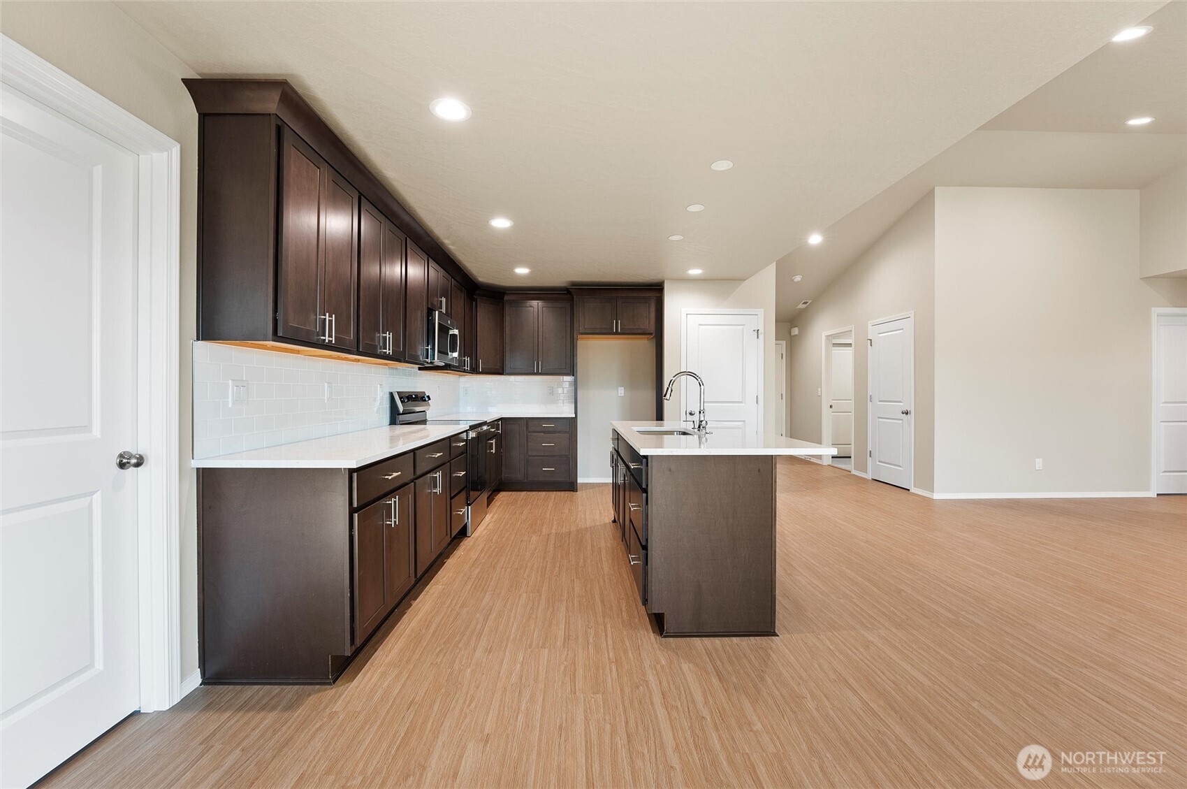 219 Poplar Street Property Photo 8