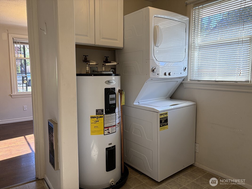 11225 Woodley Avenue Property Photo 5