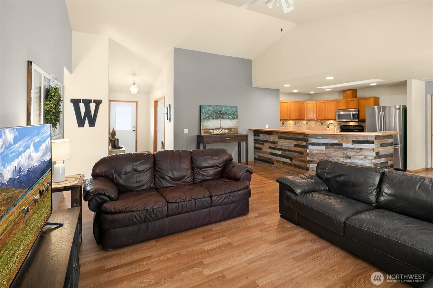 240 Stone Tree Lane Property Photo 6