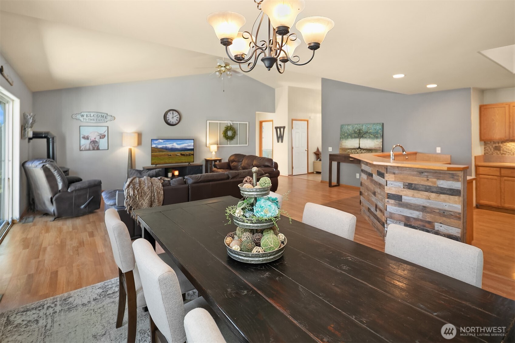 240 Stone Tree Lane Property Photo 9