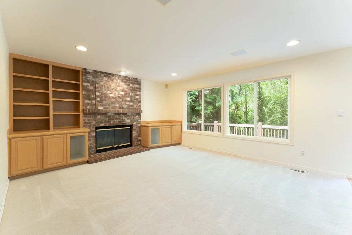 16410 Se 56th Place Property Photo 12