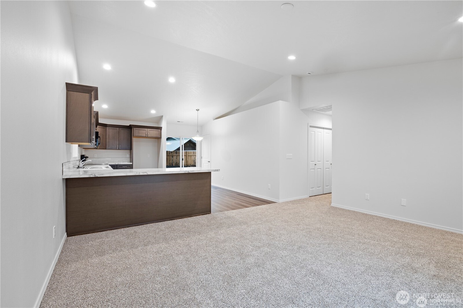 601 Pratt Avenue Property Photo 2