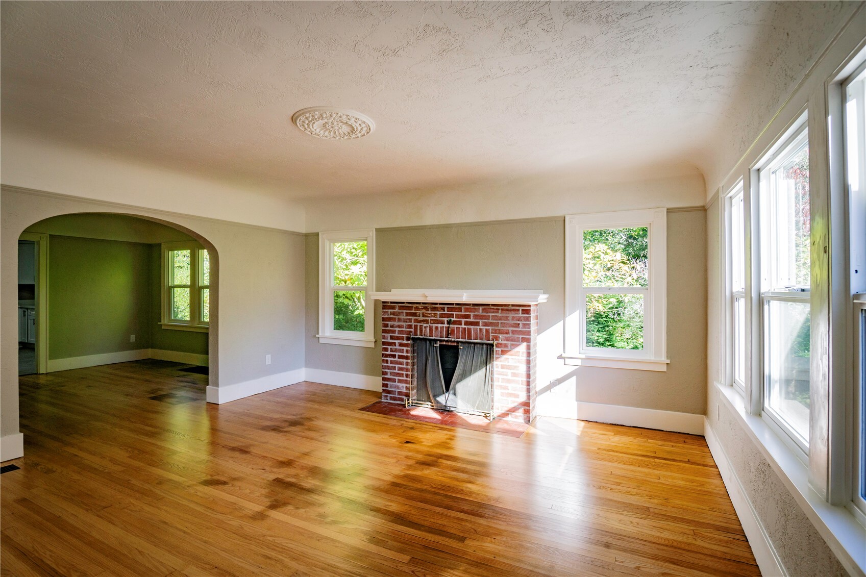 702 11th Avenue Property Photo 5